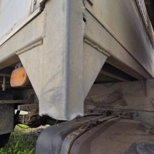 foto 3.5t 6míst tupláky 3.4x2m valník tažné 96kW 2.5D Nissan Cabstar 3513