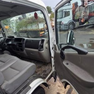 foto 3.5t 6míst tupláky 3.4x2m valník tažné 96kW 2.5D Nissan Cabstar 3513