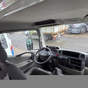 foto 3.5t 6míst tupláky 3.4x2m valník tažné 96kW 2.5D Nissan Cabstar 3513