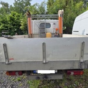 foto 3.5t 6míst tupláky valník tažné 96kW 2.5D Nissan Cabstar 3513