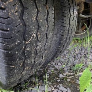foto 3.5t 6míst tupláky valník tažné 96kW 2.5D Nissan Cabstar 3513