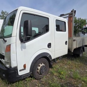 foto 3.5t 6míst tupláky valník tažné 96kW 2.5D Nissan Cabstar 3513