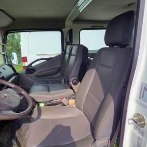 foto 3.5t 6míst tupláky valník tažné 96kW 2.5D Nissan Cabstar 3513