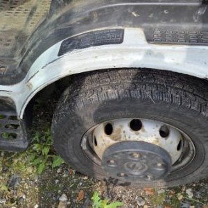 foto 3.5t 6míst tupláky valník tažné 96kW 2.5D Nissan Cabstar 3513