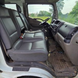 foto 3.5t 6míst tupláky valník tažné 96kW 2.5D Nissan Cabstar 3513