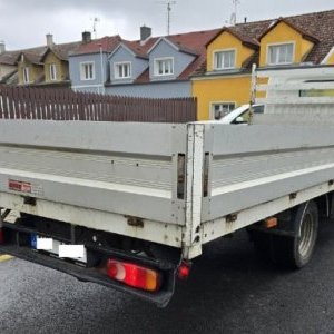 foto 3.5t valník 4.4m tupláky klima EUR4 repas motor Nissan Cabstar 35.13/2.5D