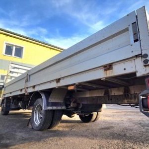 foto 3.5t valník 4.9x2.14m tupláky klima EUR4 repas motor Nissan Cabstar 35.13/2.5D
