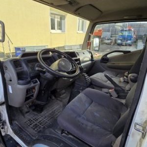 foto 3.5t valník 4.9x2.14m tupláky klima EUR4 repas motor Nissan Cabstar 35.13/2.5D