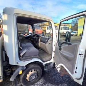 foto 3.5t valník 4.9x2.14m tupláky klima EUR4 repas motor Nissan Cabstar 35.13/2.5D