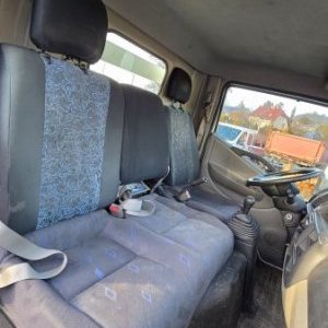 foto 3.5t valník 4.9x2.14m tupláky klima EUR4 repas motor Nissan Cabstar 35.13/2.5D